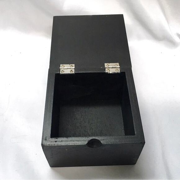 Trash Talk by Annie 'Don't Change' Wooden Decorative Box - Picture 3 of 5